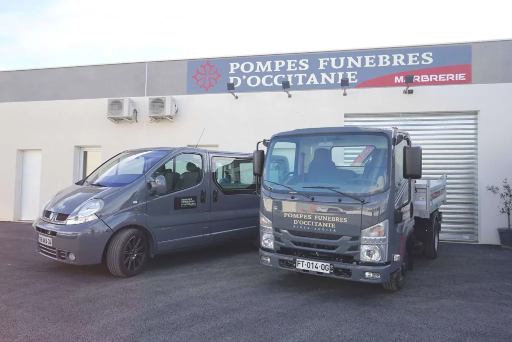 La flotte de véhicules funéraires des Pompes Funèbres d'Occitanie.
